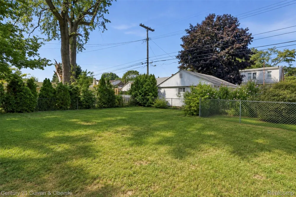 1651 Nightingale Street Dearborn City, MI 48128