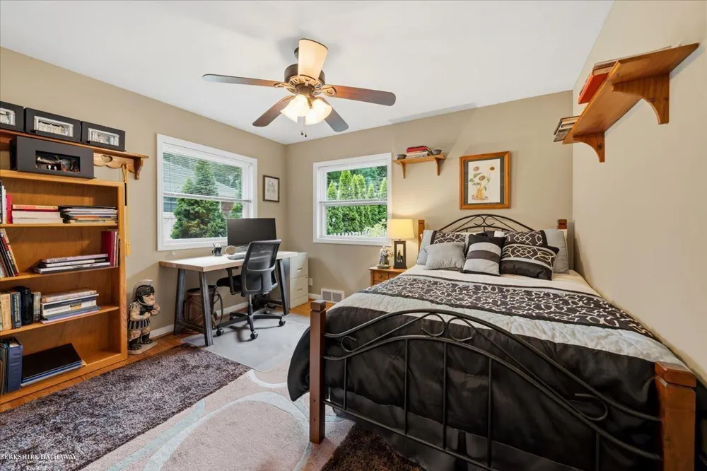 841 Washington Road Grosse Pointe City, MI 48230