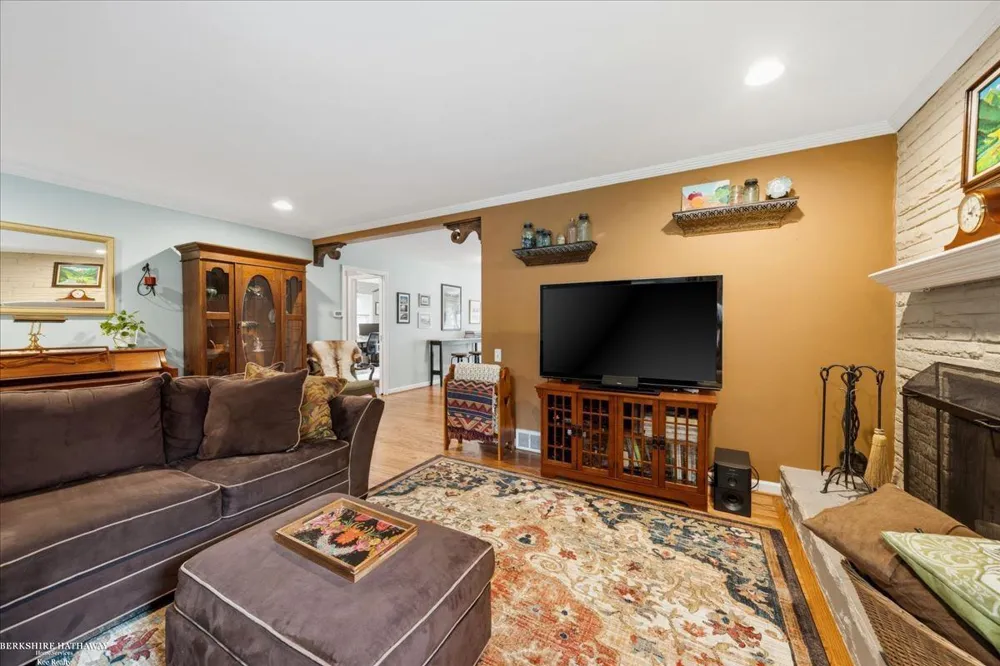 841 Washington Road Grosse Pointe City, MI 48230