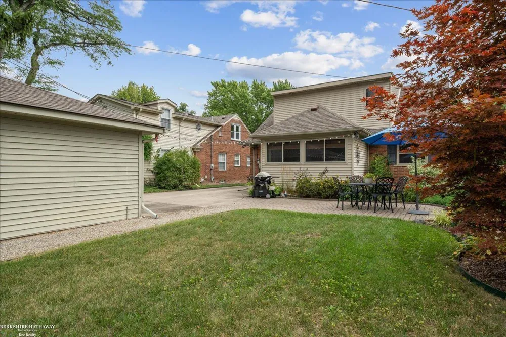 841 Washington Road Grosse Pointe City, MI 48230