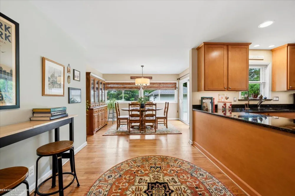 841 Washington Road Grosse Pointe City, MI 48230