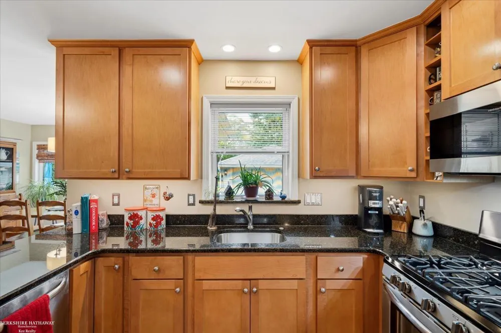 841 Washington Road Grosse Pointe City, MI 48230