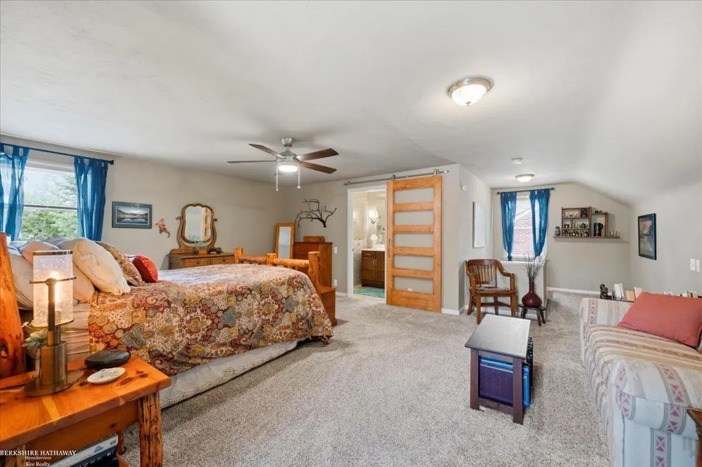 841 Washington Road Grosse Pointe City, MI 48230