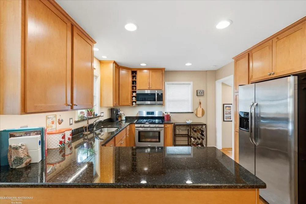841 Washington Road Grosse Pointe City, MI 48230