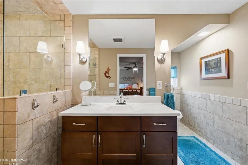 841 Washington Road Grosse Pointe City, MI 48230
