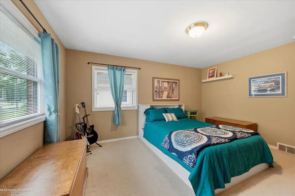 841 Washington Road Grosse Pointe City, MI 48230
