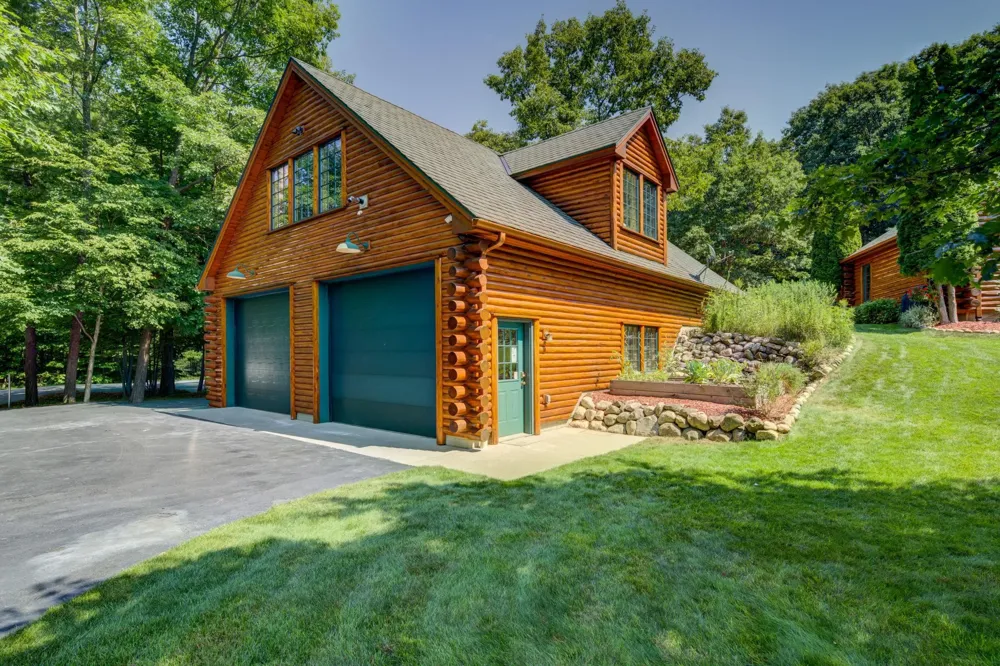 15495 E Pettengill Road Kasson Township, MI 49630