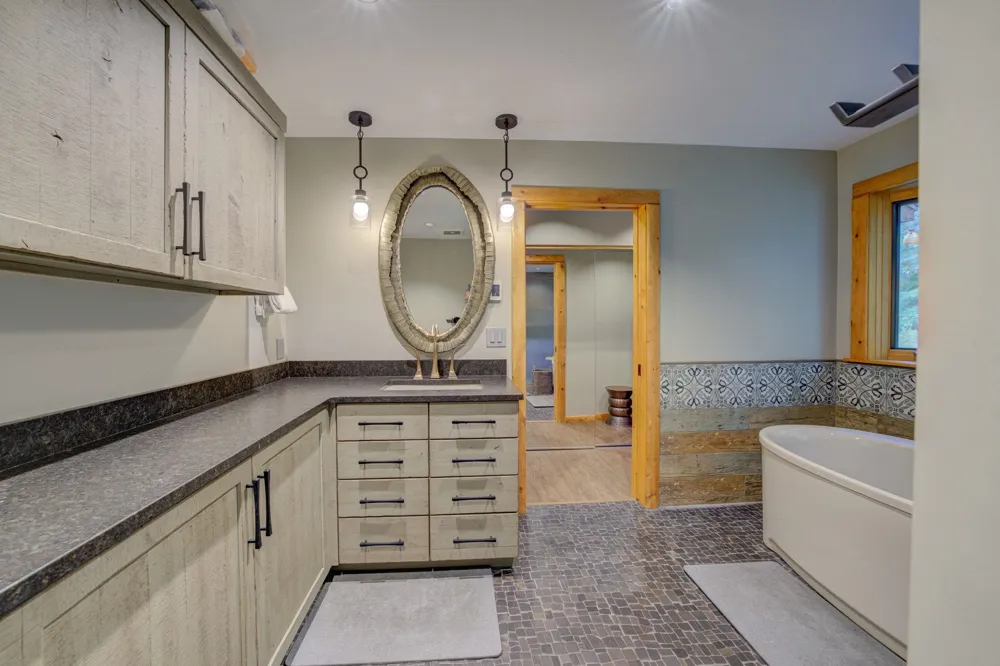15495 E Pettengill Road Kasson Township, MI 49630