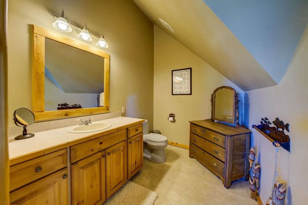 15495 E Pettengill Road Kasson Township, MI 49630