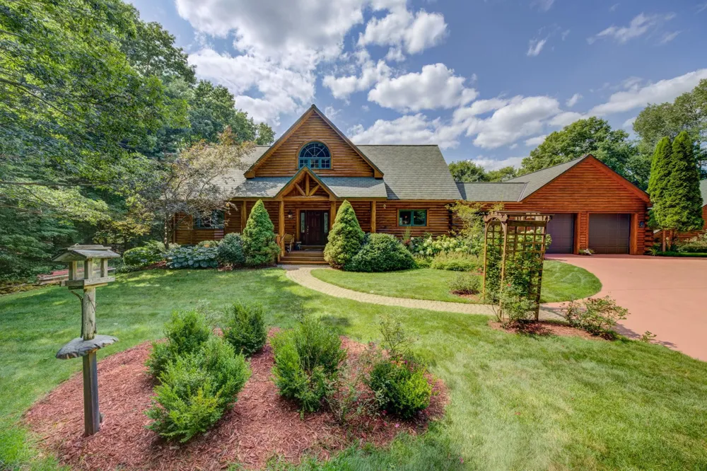 15495 E Pettengill Road Kasson Township, MI 49630