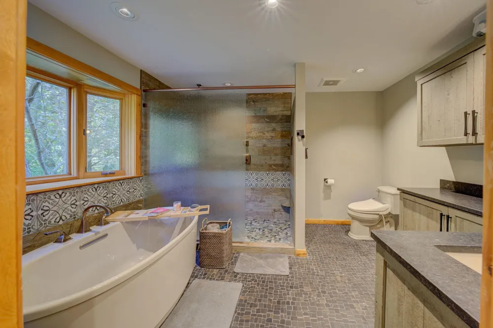 15495 E Pettengill Road Kasson Township, MI 49630