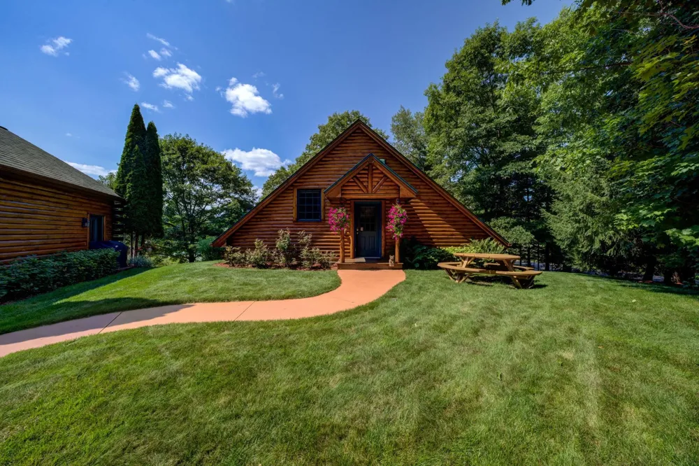 15495 E Pettengill Road Kasson Township, MI 49630