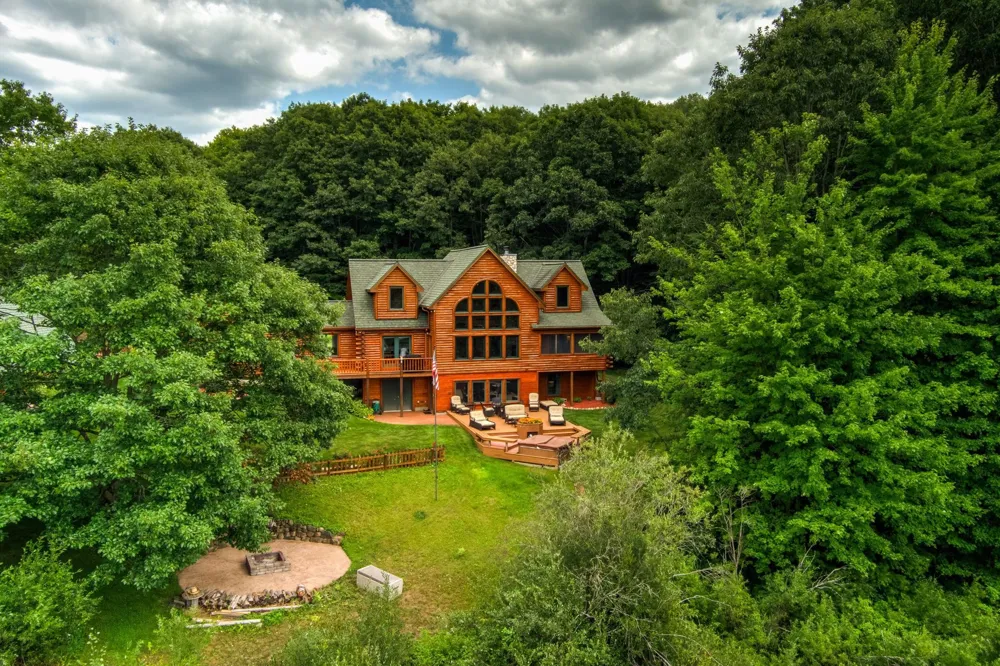 15495 E Pettengill Road Kasson Township, MI 49630
