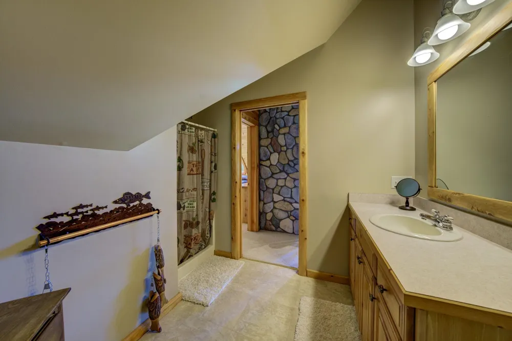 15495 E Pettengill Road Kasson Township, MI 49630