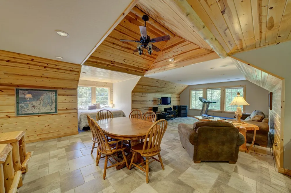 15495 E Pettengill Road Kasson Township, MI 49630