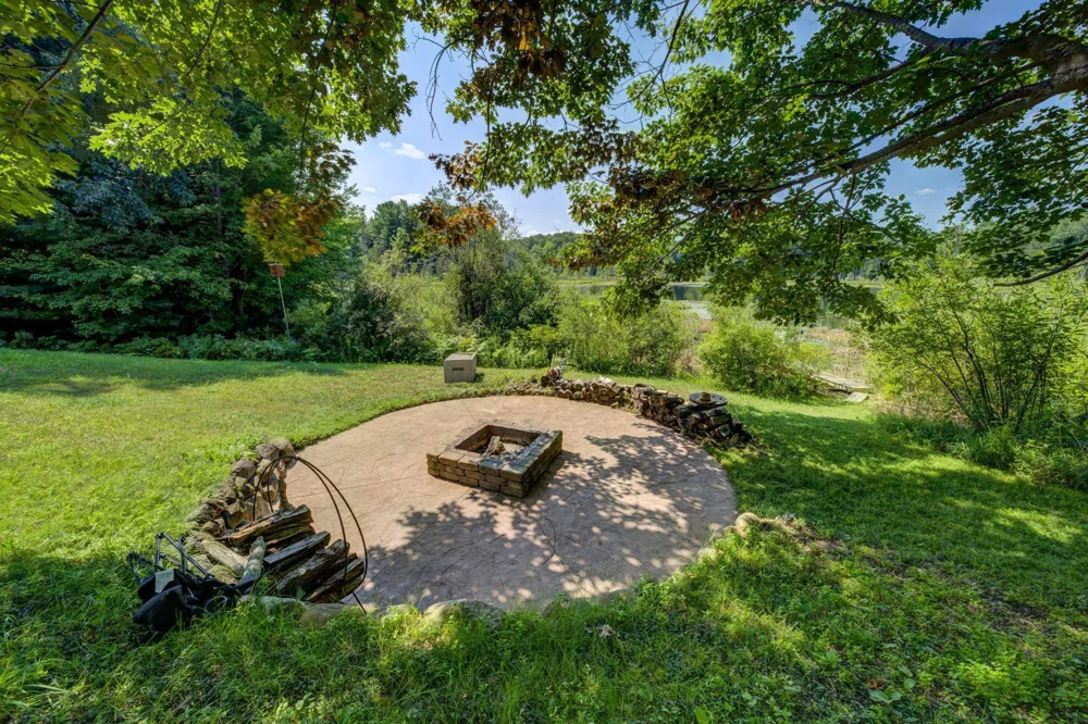 15495 E Pettengill Road Kasson Township, MI 49630