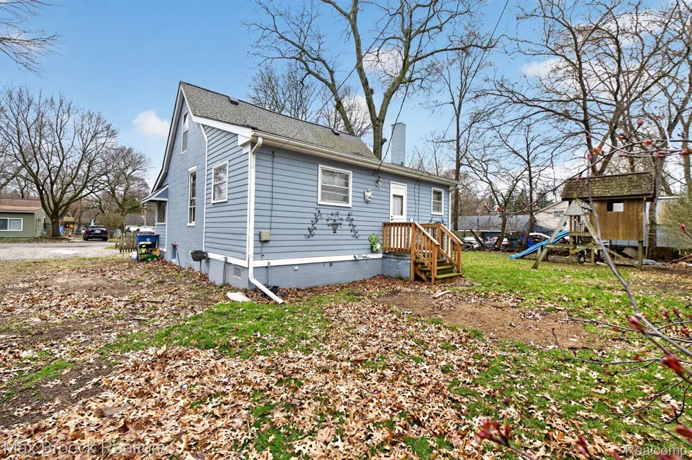 9024 MANDON ROAD White Lake Charter Township, MI 48386
