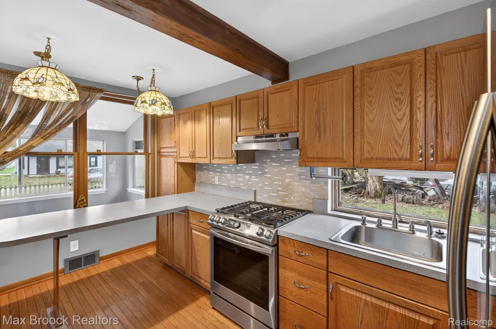 9024 MANDON ROAD White Lake Charter Township, MI 48386