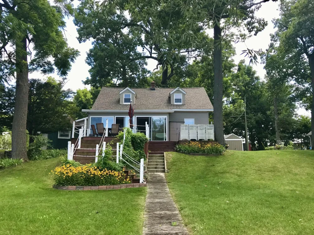 16218 East Lake Drive White Pigeon Township, MI 49099