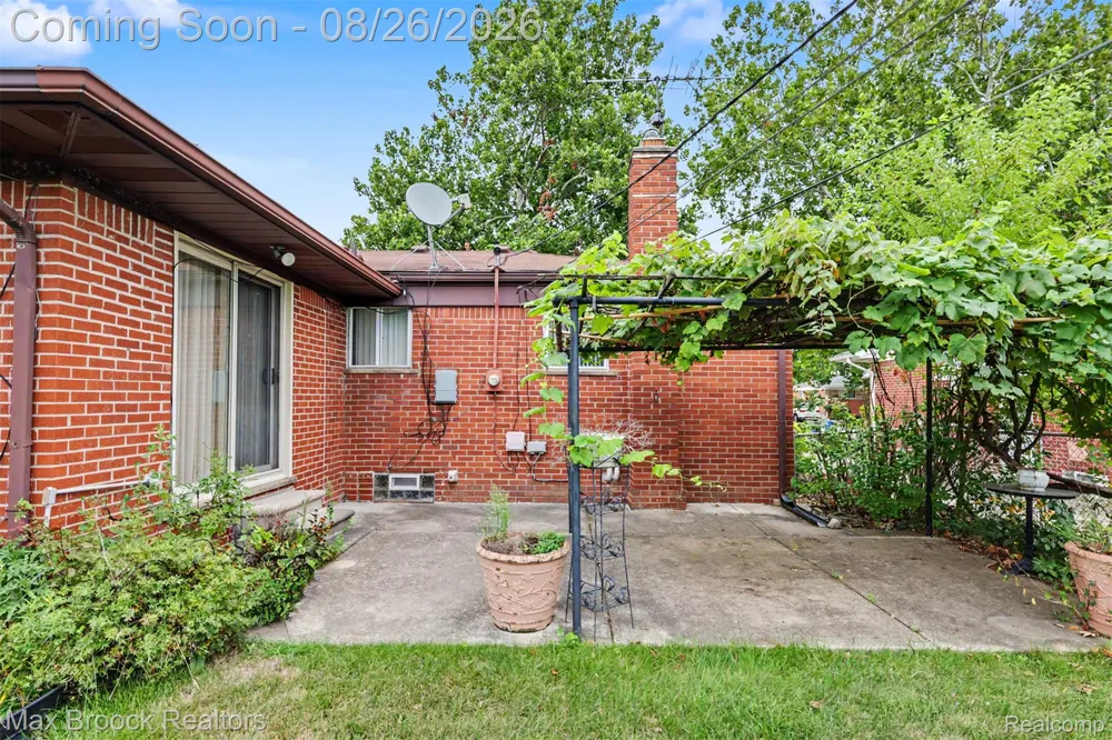 5953 Rockland Court Dearborn Heights City, MI 48127
