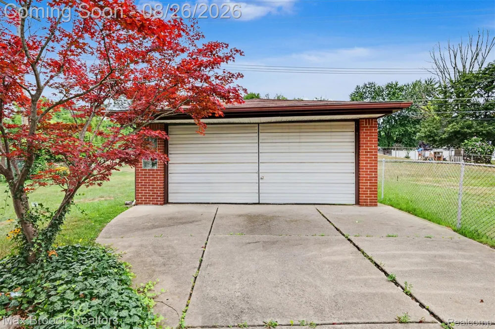 5953 Rockland Court Dearborn Heights City, MI 48127