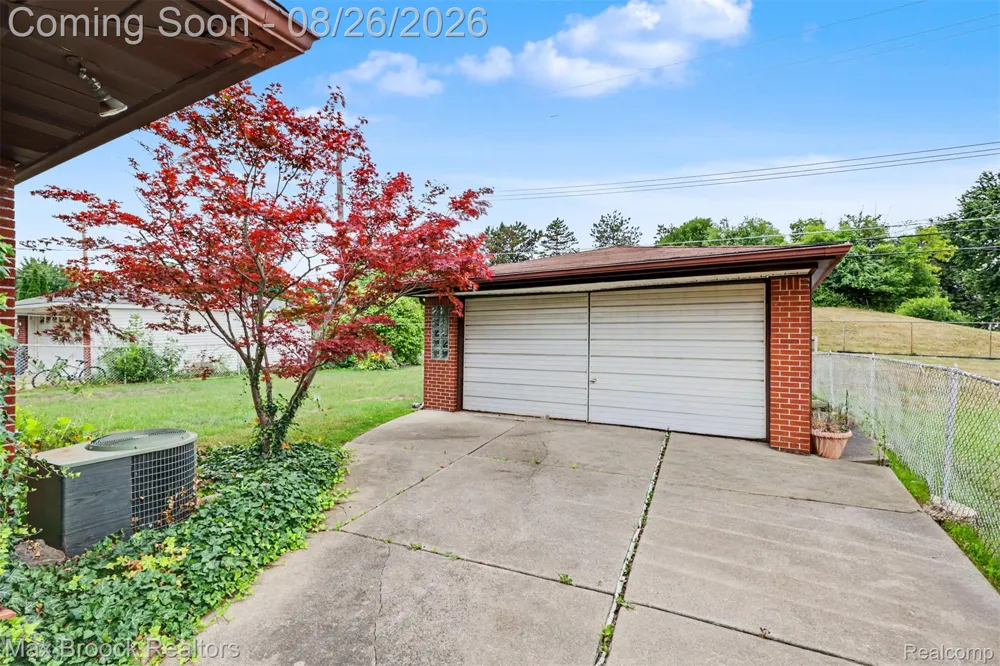 5953 Rockland Court Dearborn Heights City, MI 48127