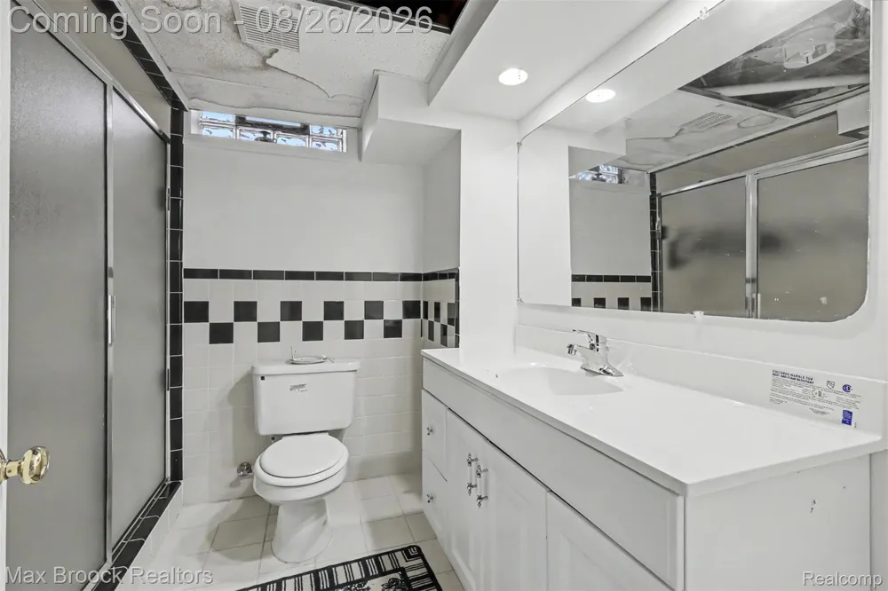 5953 Rockland Court Dearborn Heights City, MI 48127