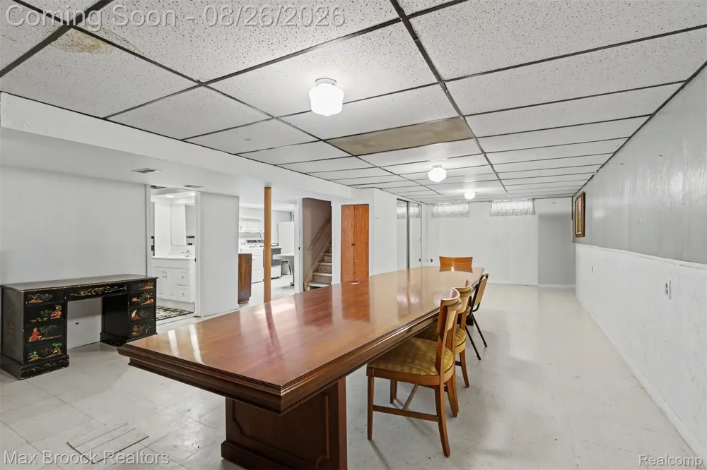 5953 Rockland Court Dearborn Heights City, MI 48127
