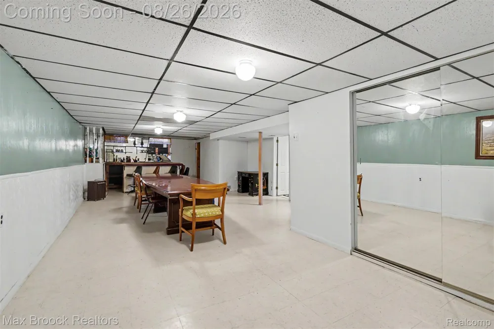 5953 Rockland Court Dearborn Heights City, MI 48127