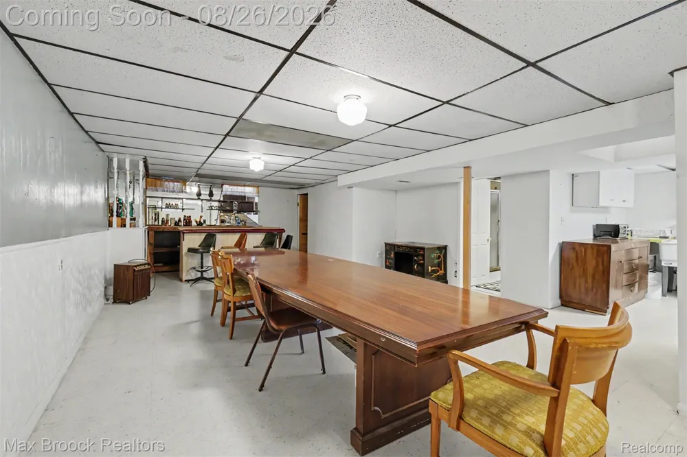 5953 Rockland Court Dearborn Heights City, MI 48127