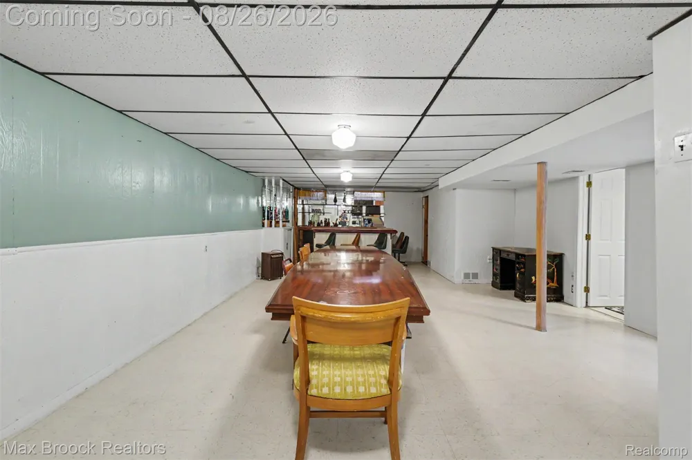 5953 Rockland Court Dearborn Heights City, MI 48127