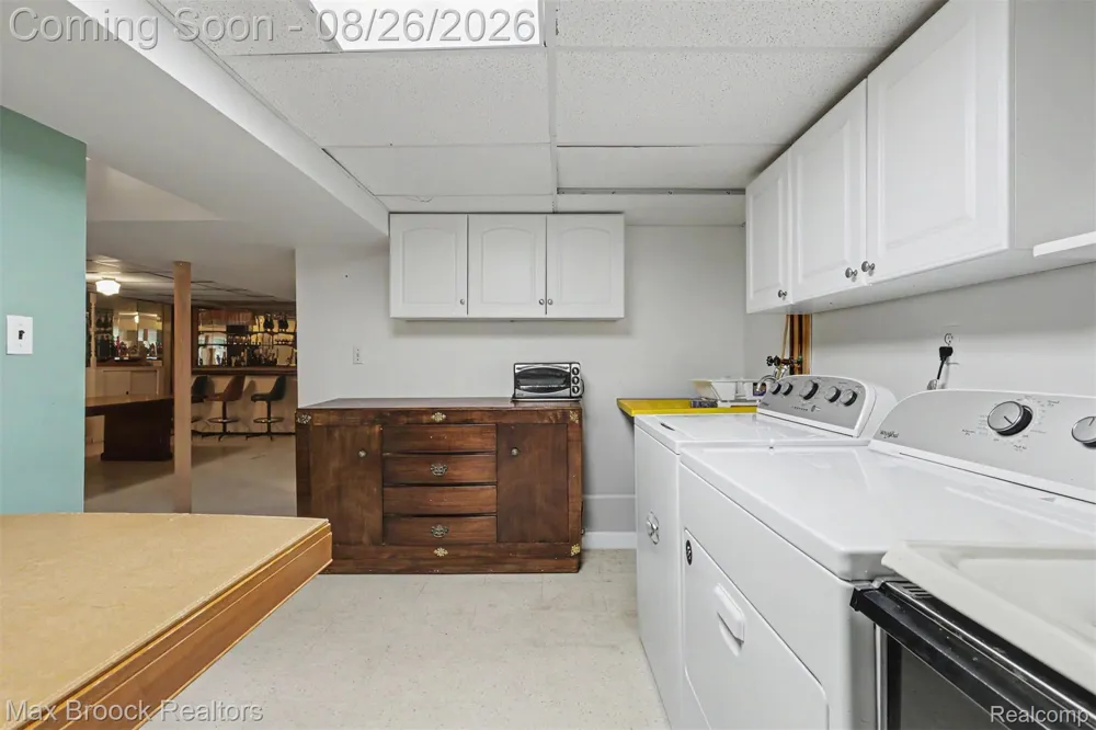 5953 Rockland Court Dearborn Heights City, MI 48127
