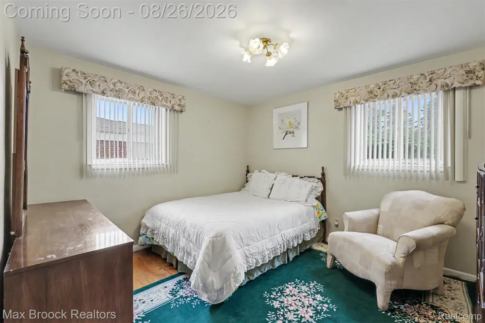 5953 Rockland Court Dearborn Heights City, MI 48127