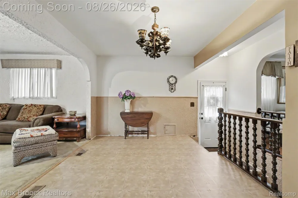 5953 Rockland Court Dearborn Heights City, MI 48127