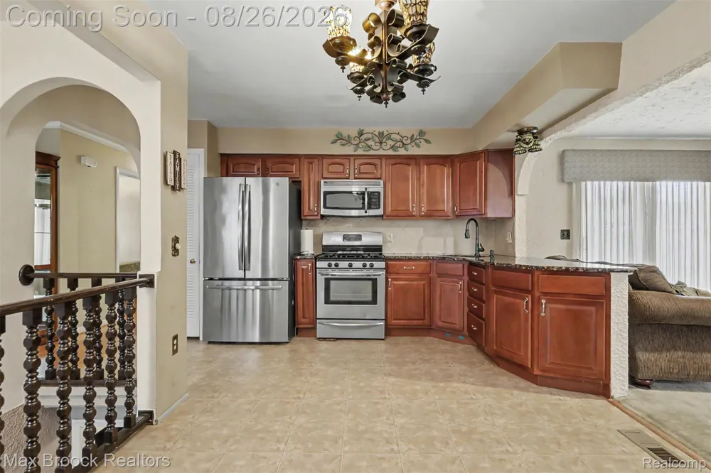 5953 Rockland Court Dearborn Heights City, MI 48127