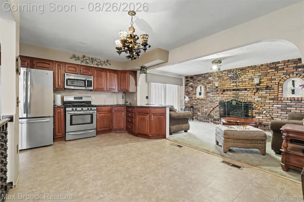 5953 Rockland Court Dearborn Heights City, MI 48127