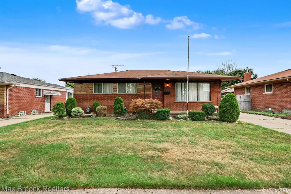 5953 Rockland Court Dearborn Heights City, MI 48127