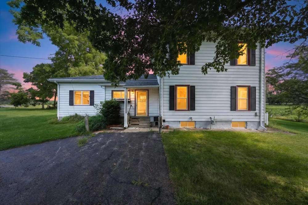 18541 26 1/2 Mile Road Clarence Township, MI 49224