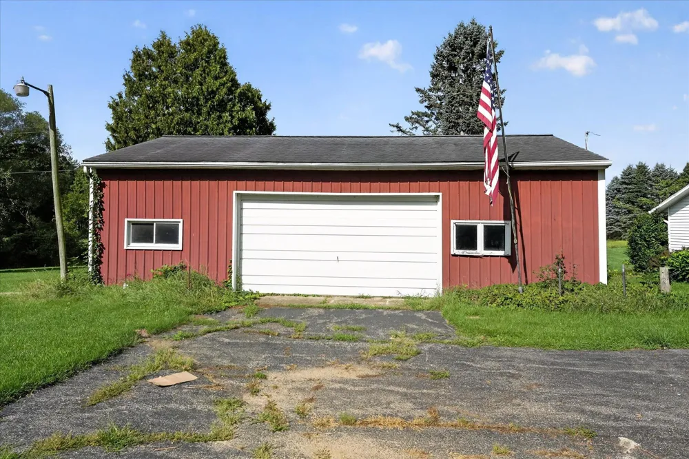 18541 26 1/2 Mile Road Clarence Township, MI 49224