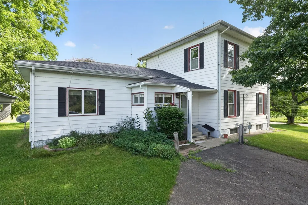 18541 26 1/2 Mile Road Clarence Township, MI 49224
