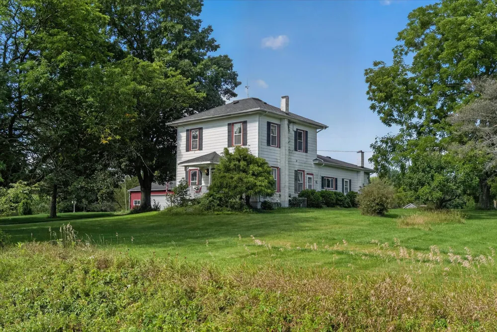 18541 26 1/2 Mile Road Clarence Township, MI 49224