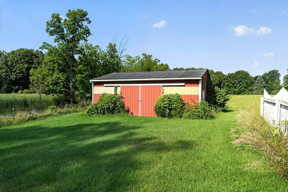 18541 26 1/2 Mile Road Clarence Township, MI 49224