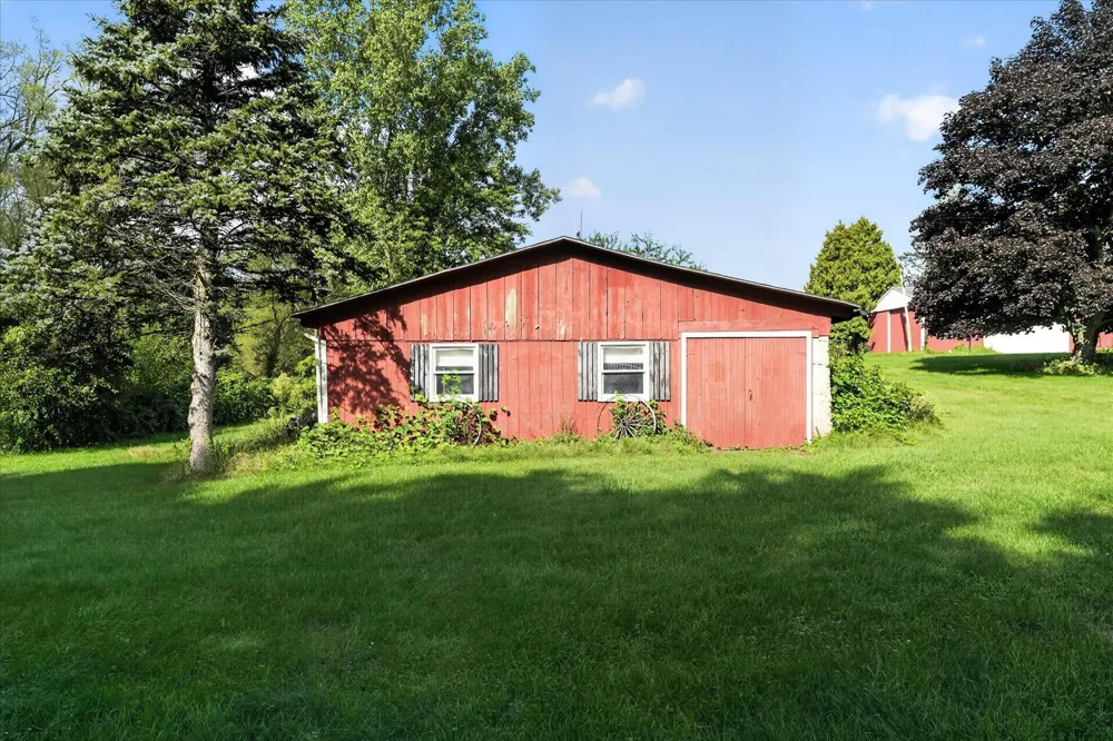18541 26 1/2 Mile Road Clarence Township, MI 49224