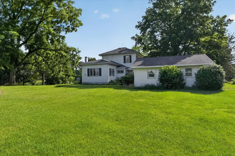 18541 26 1/2 Mile Road Clarence Township, MI 49224