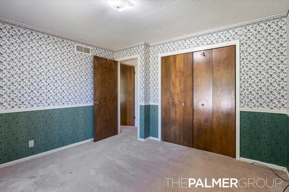 271 Brook Lane Avenue Holland City, MI 49423