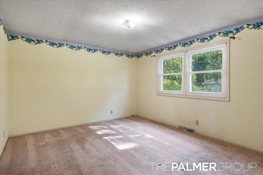 271 Brook Lane Avenue Holland City, MI 49423