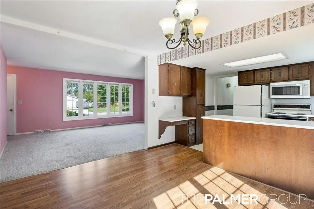 271 Brook Lane Avenue Holland City, MI 49423