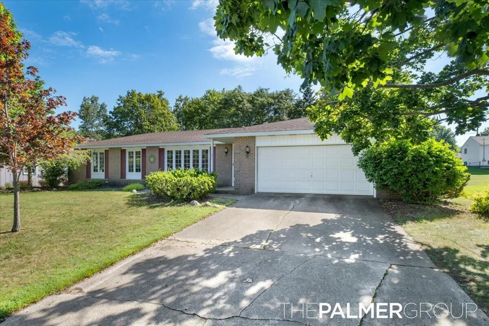 271 Brook Lane Avenue Holland City, MI 49423