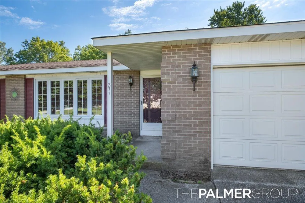 271 Brook Lane Avenue Holland City, MI 49423