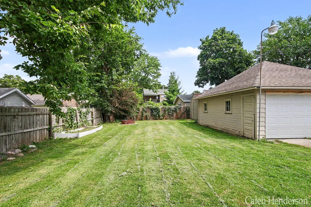 2712 Byron Center Avenue SW Wyoming City, MI 49519